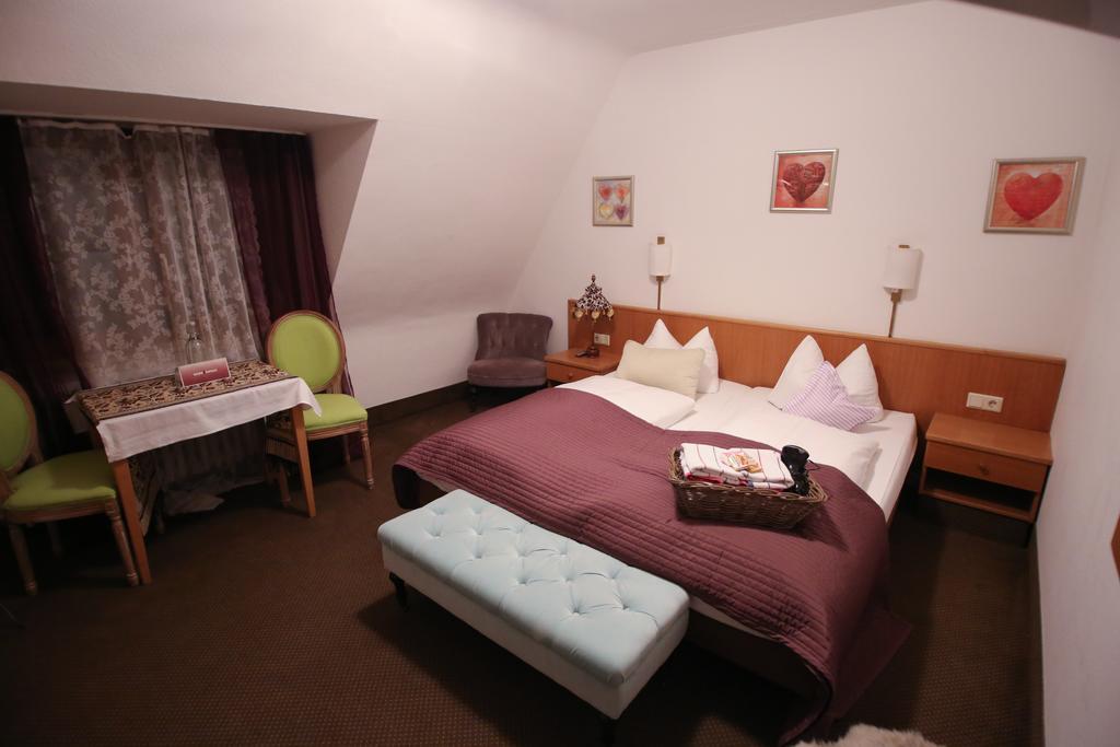 Hotel Barbarossa Garni فورتسبورغ المظهر الخارجي الصورة